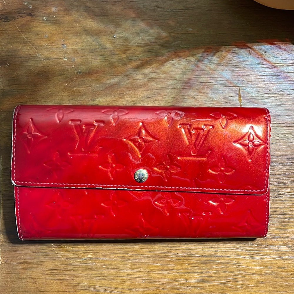 Louis Vuitton Vernis Sarah wallet